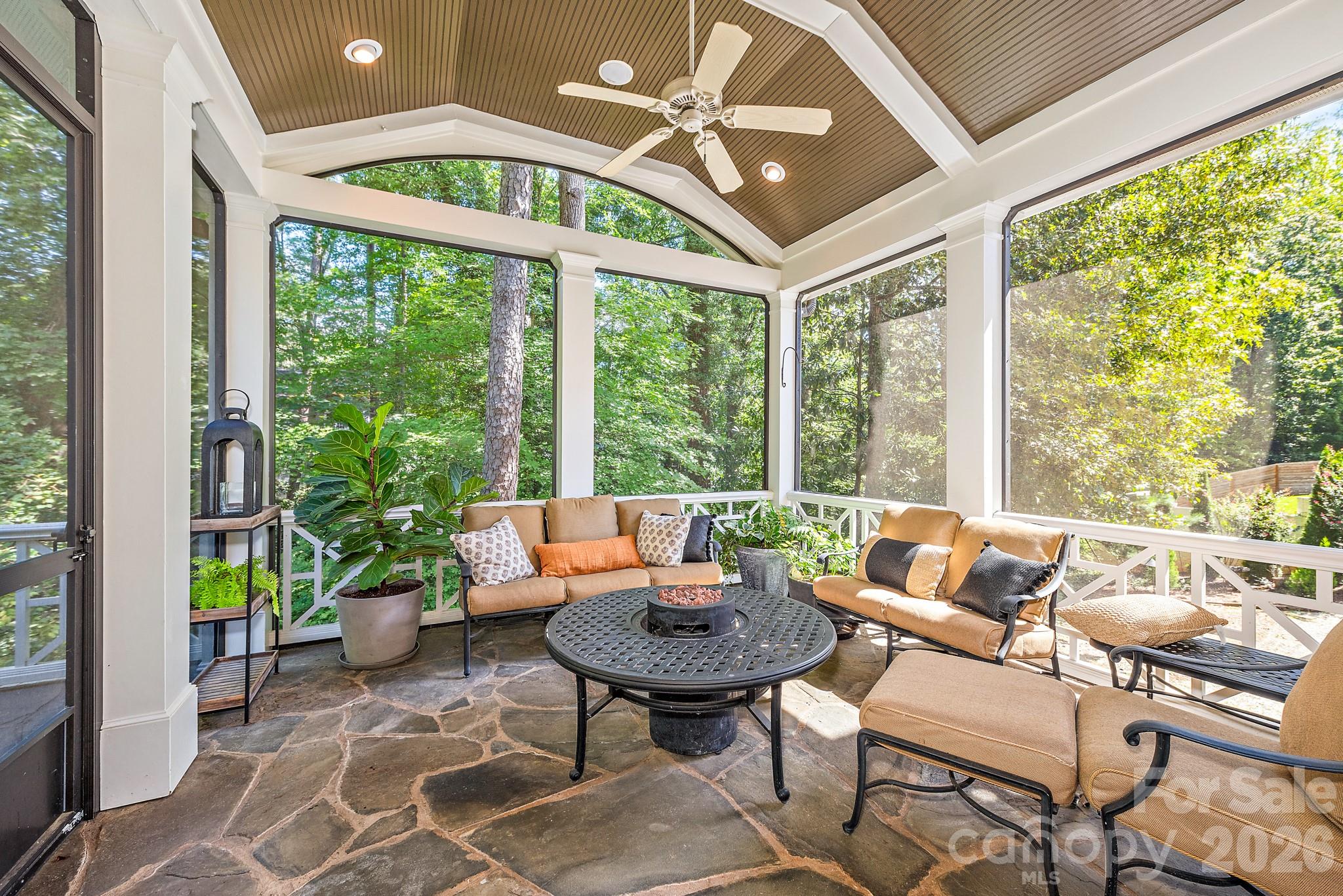 946 Laurel Creek Lane Charlotte NC 28211