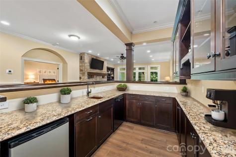 946 Laurel Creek Lane Charlotte NC 28211