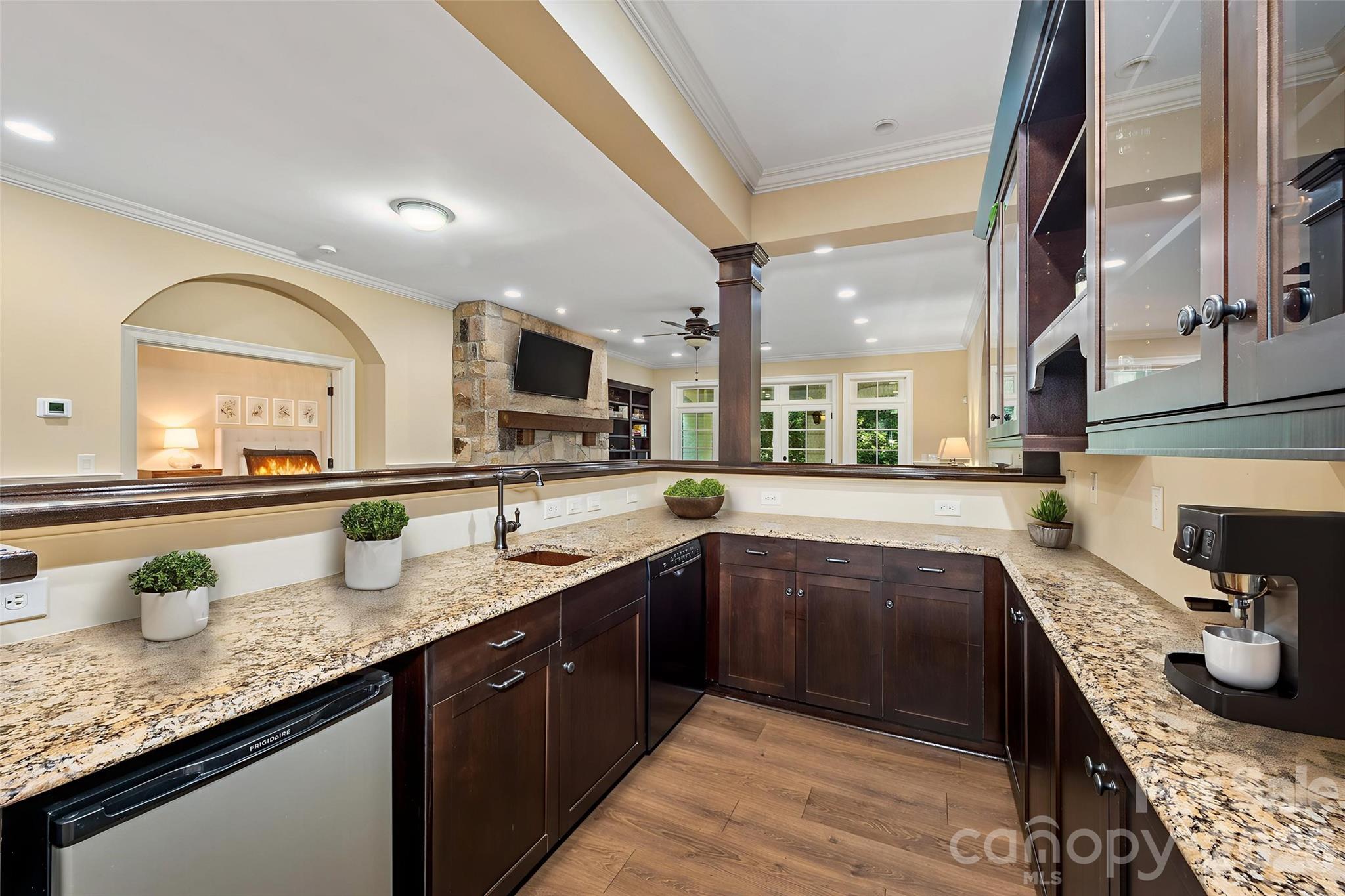946 Laurel Creek Lane Charlotte NC 28211