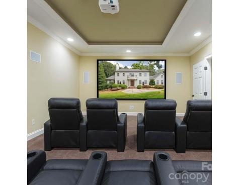 946 Laurel Creek Lane Charlotte NC 28211