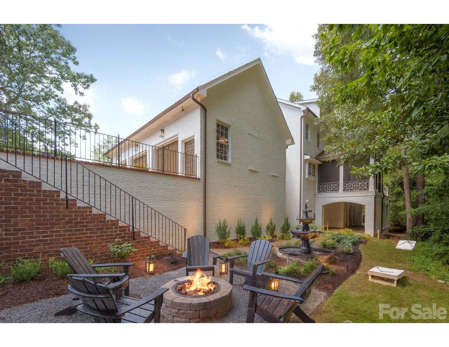 946 Laurel Creek Lane Charlotte NC 28211