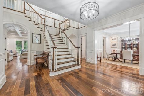 946 Laurel Creek Lane Charlotte NC 28211