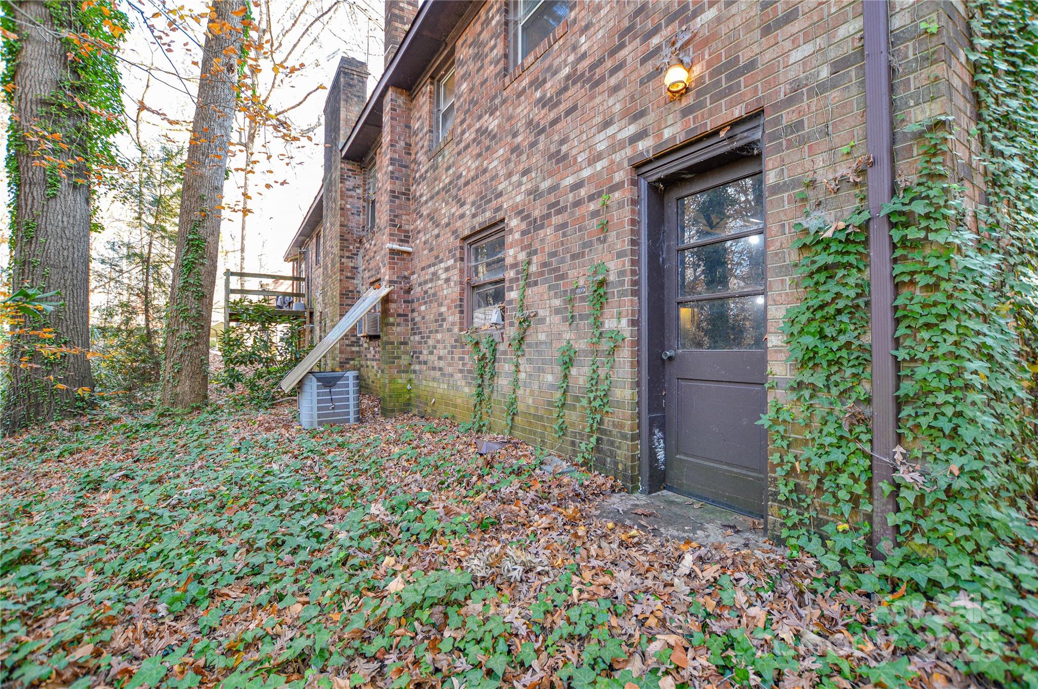 1405 Forest Park Drive Statesville NC 28677