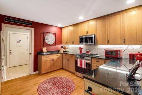 5584 Spring Road Hendersonville NC 28739