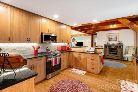 5584 Spring Road Hendersonville NC 28739
