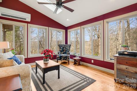 5584 Spring Road Hendersonville NC 28739