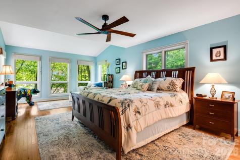 5584 Spring Road Hendersonville NC 28739
