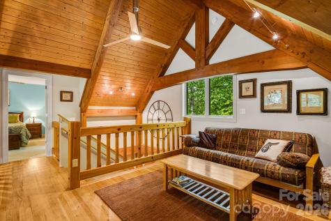 5584 Spring Road Hendersonville NC 28739