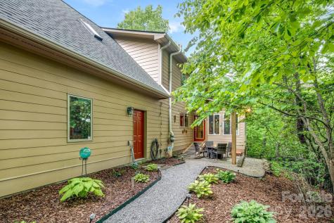 5584 Spring Road Hendersonville NC 28739