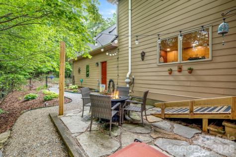 5584 Spring Road Hendersonville NC 28739