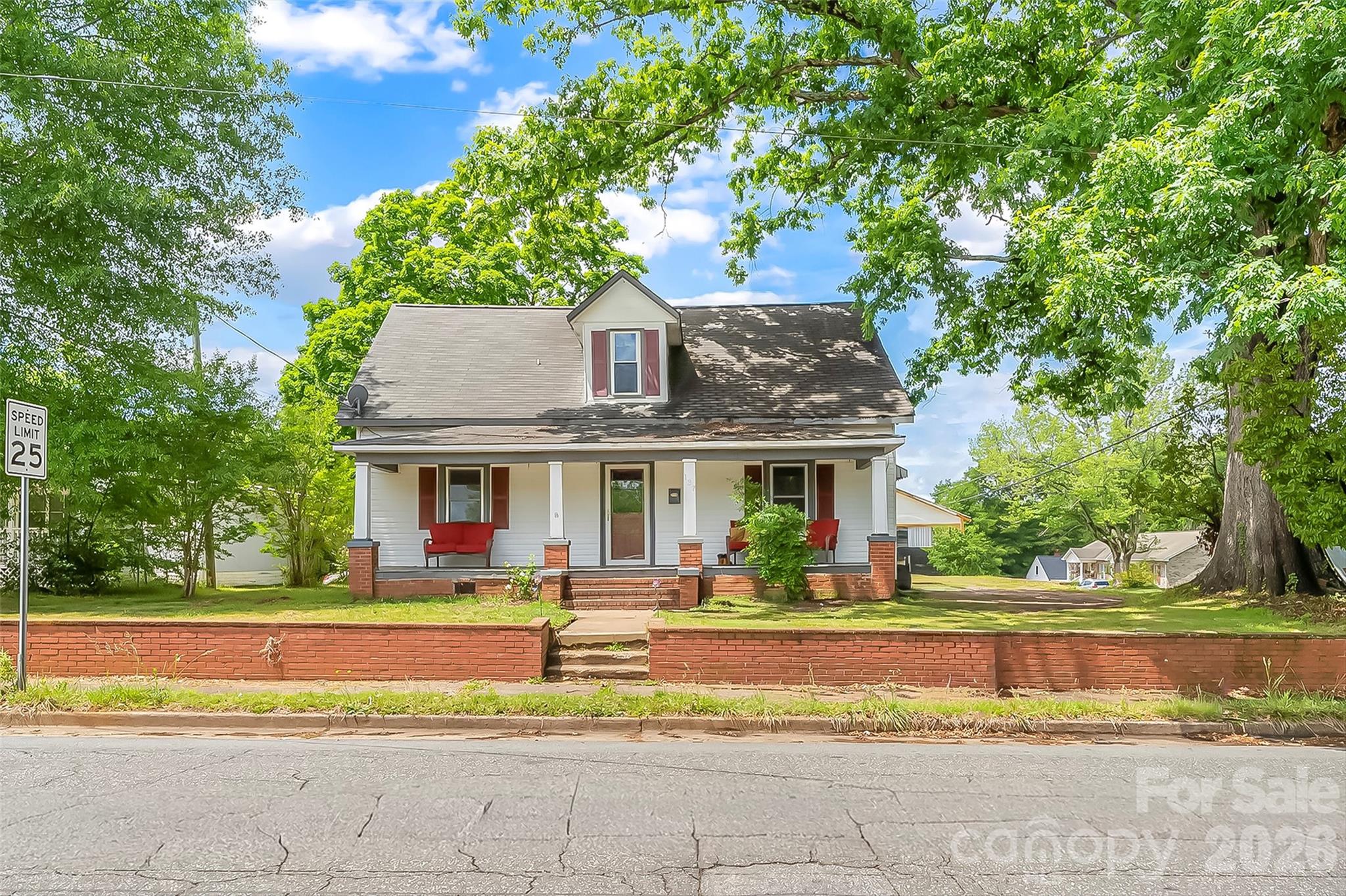 137 12th Street NW Hickory NC 28601