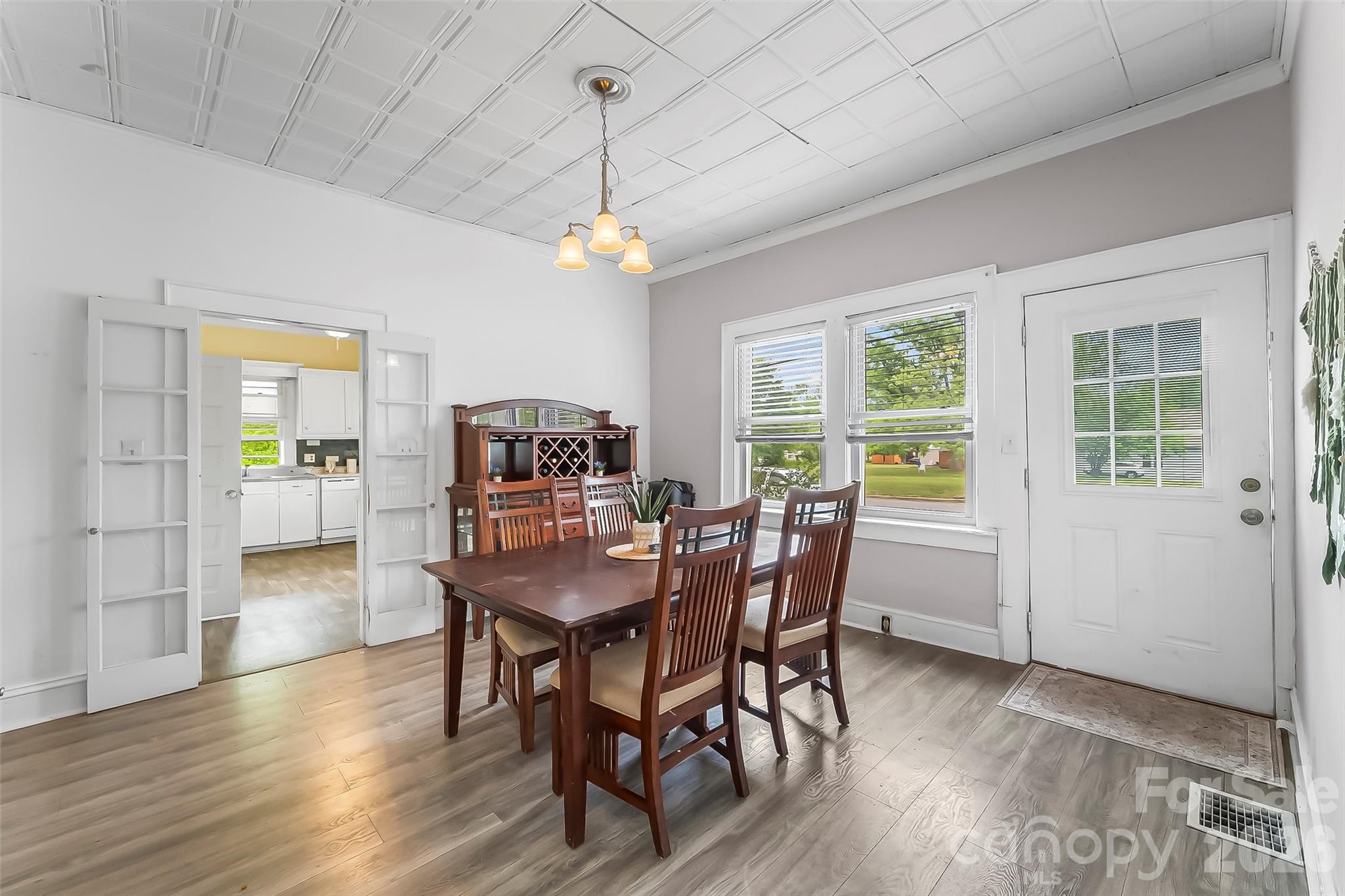137 12th Street NW Hickory NC 28601