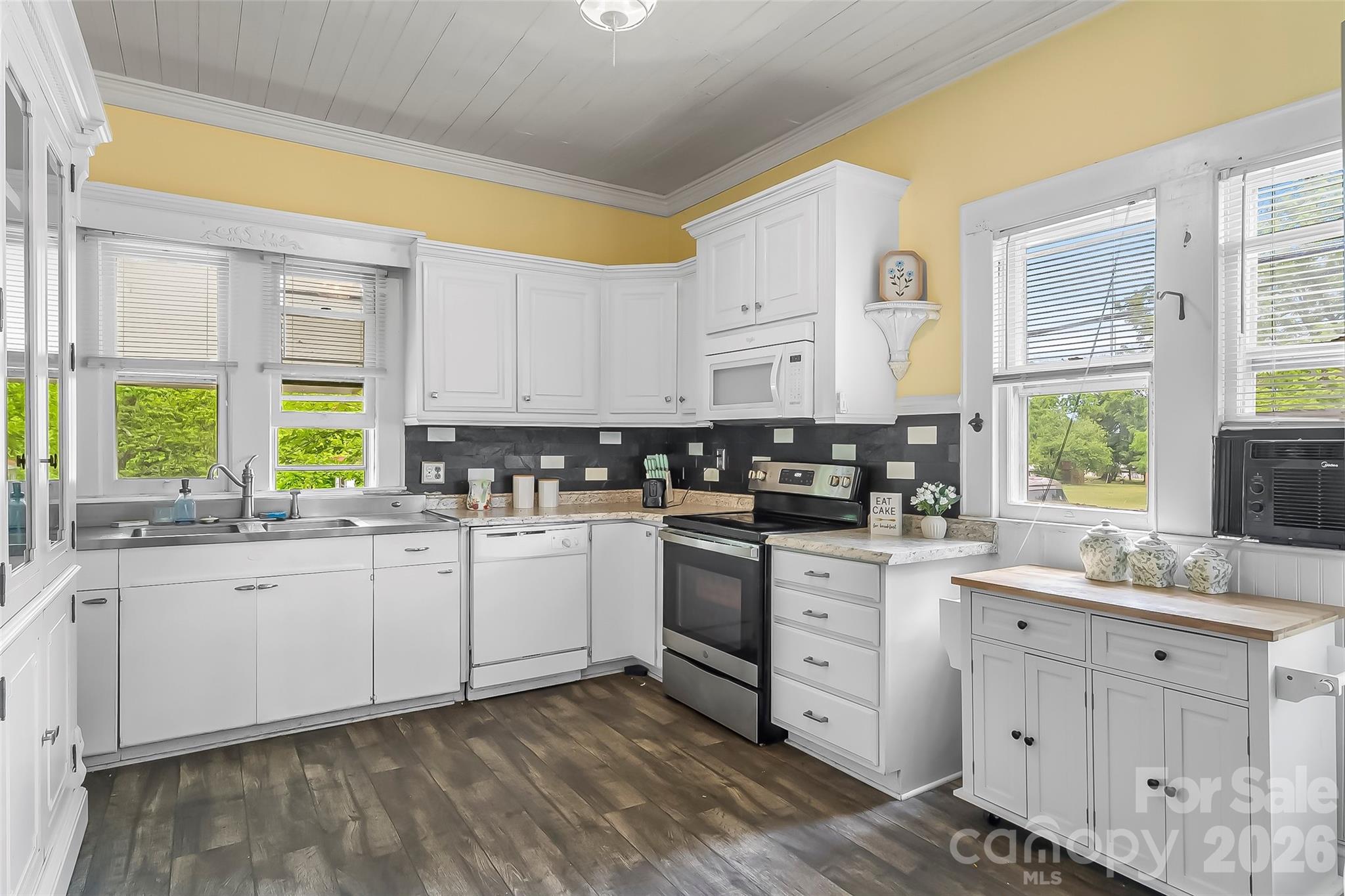 137 12th Street NW Hickory NC 28601