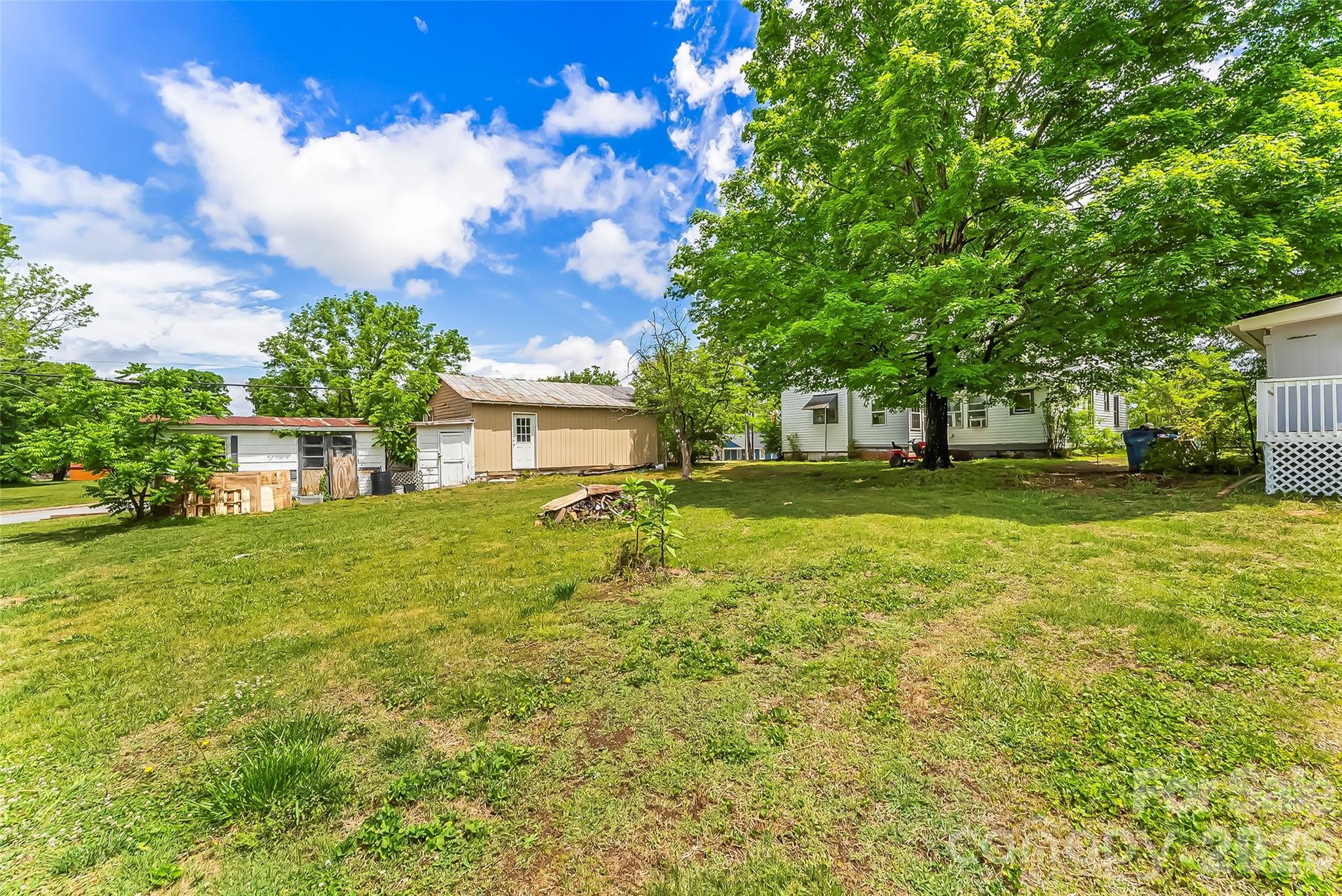 137 12th Street NW Hickory NC 28601