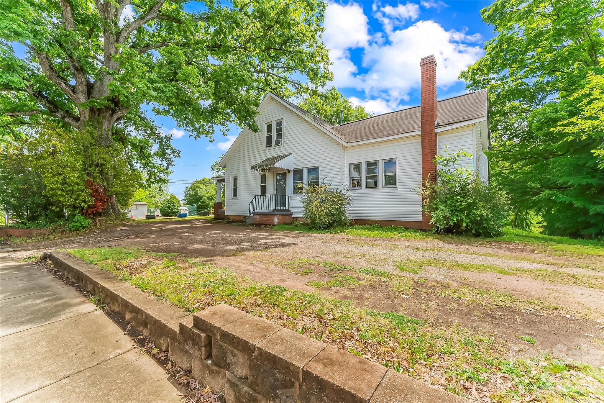 137 12th Street NW Hickory NC 28601