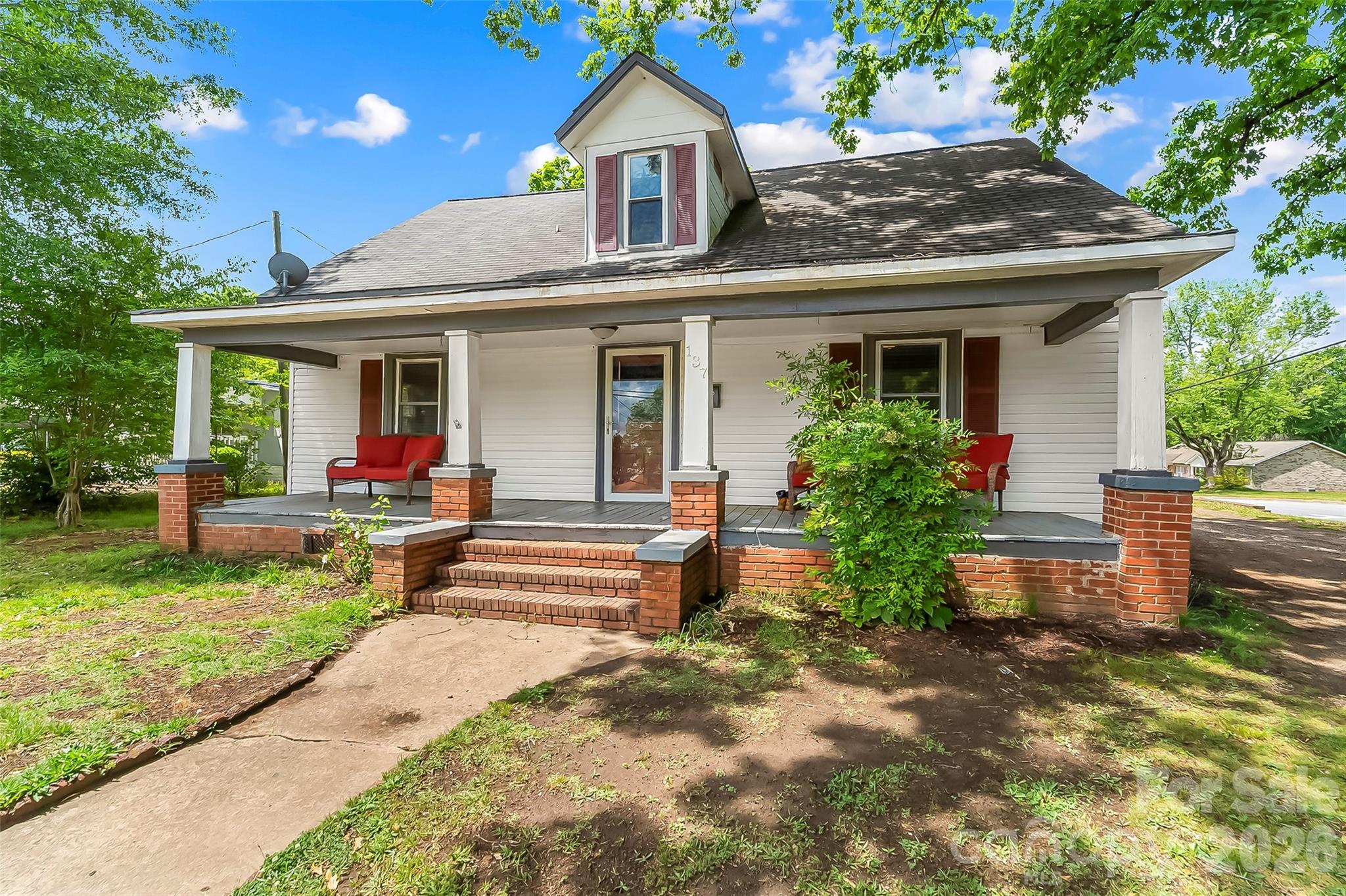 137 12th Street NW Hickory NC 28601