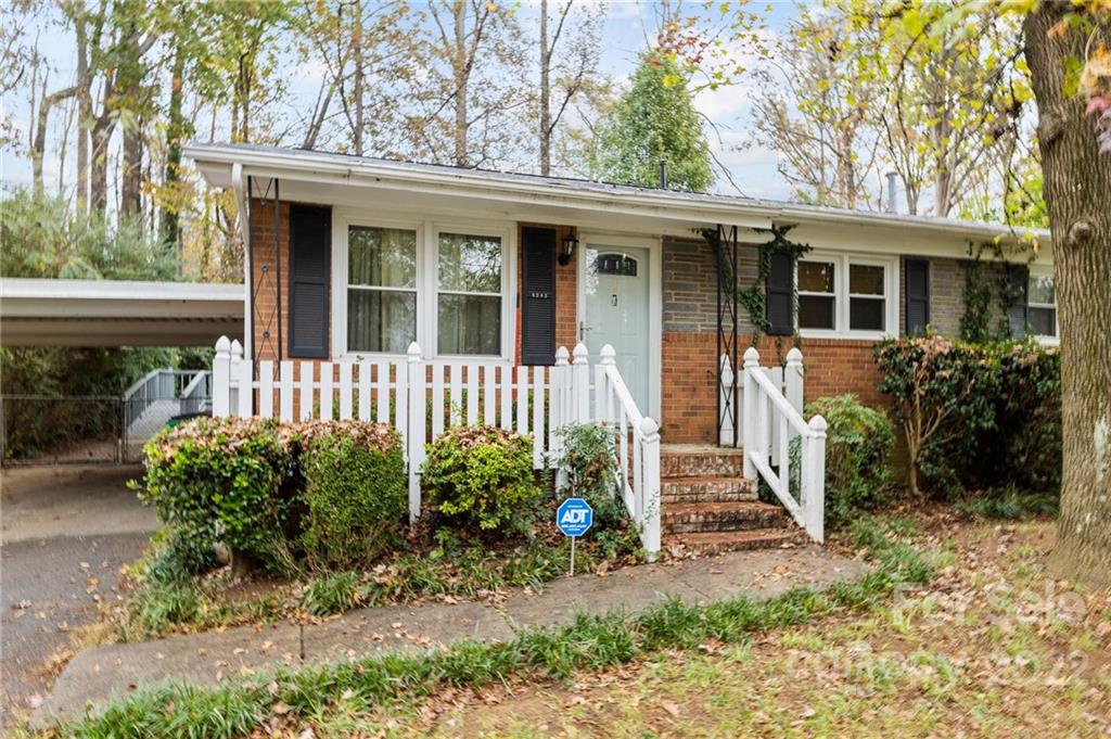9642 Feldbank Drive Charlotte NC 28216