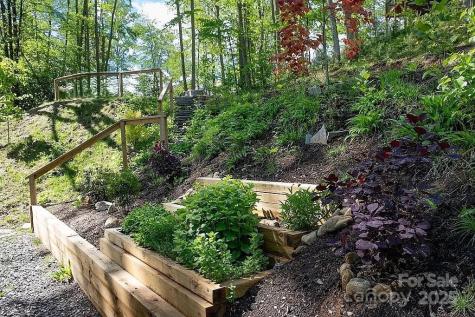 56 Talking Leaves Lane Bakersville NC 28705