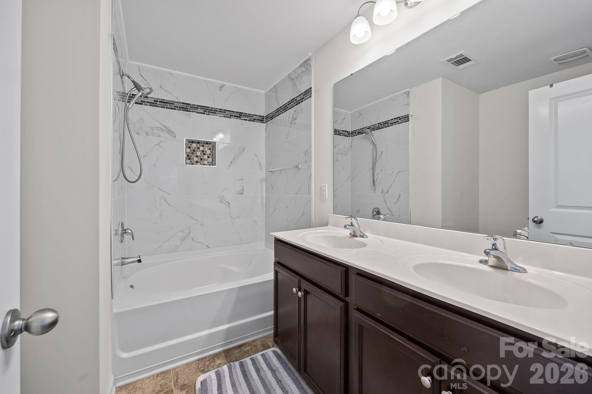 8527 Mansell Court Charlotte NC 28215