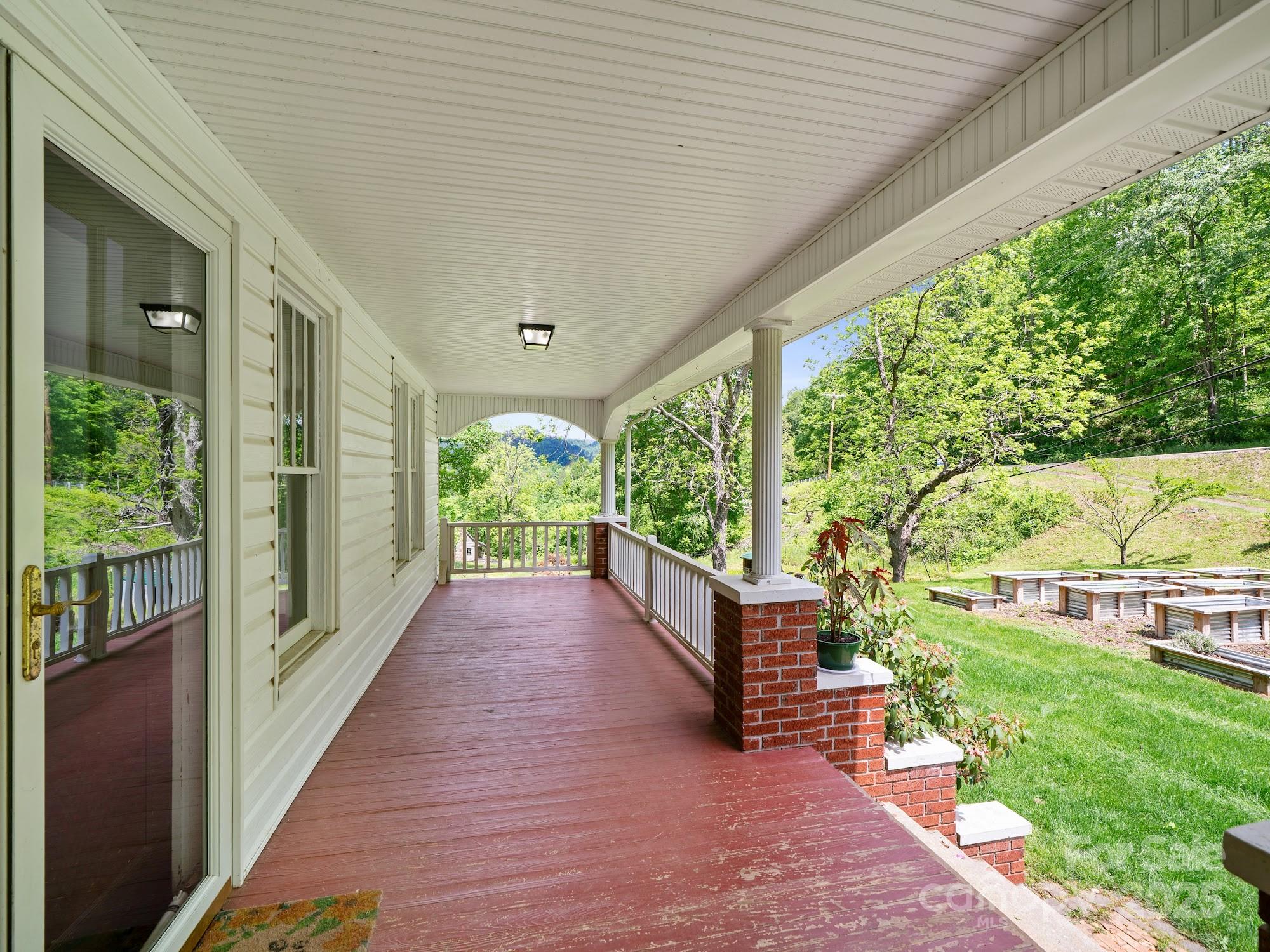 4685 Nc Highway 197 Highway Green Mountain NC 28740