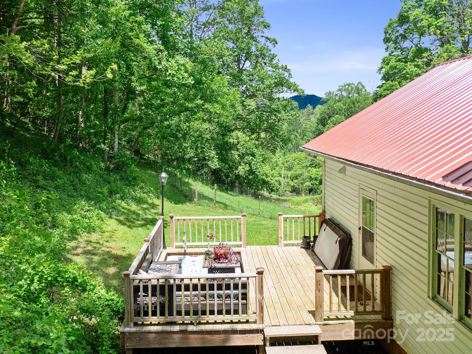 4685 Nc Highway 197 Highway Green Mountain NC 28740