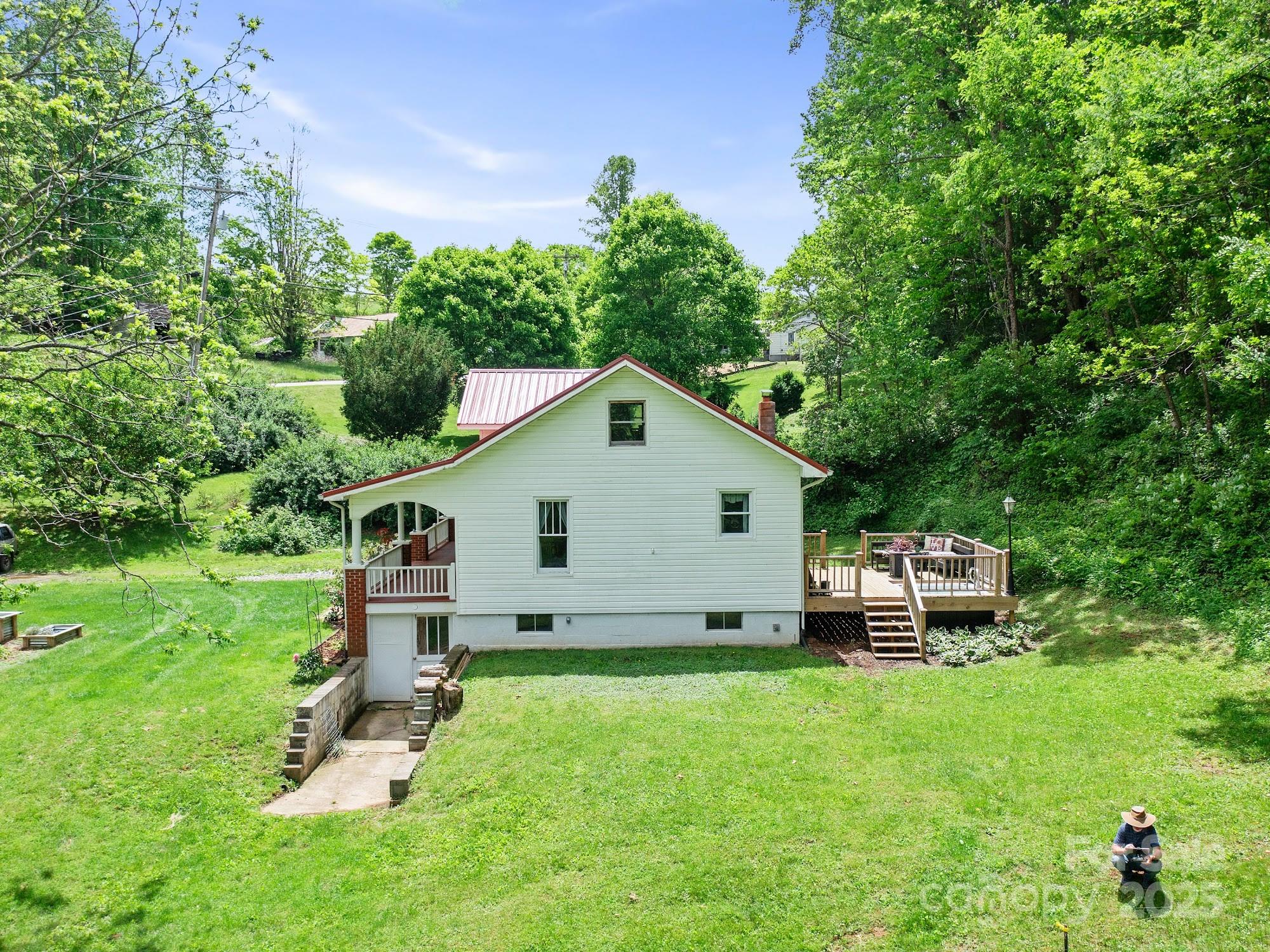 4685 Nc Highway 197 Highway Green Mountain NC 28740