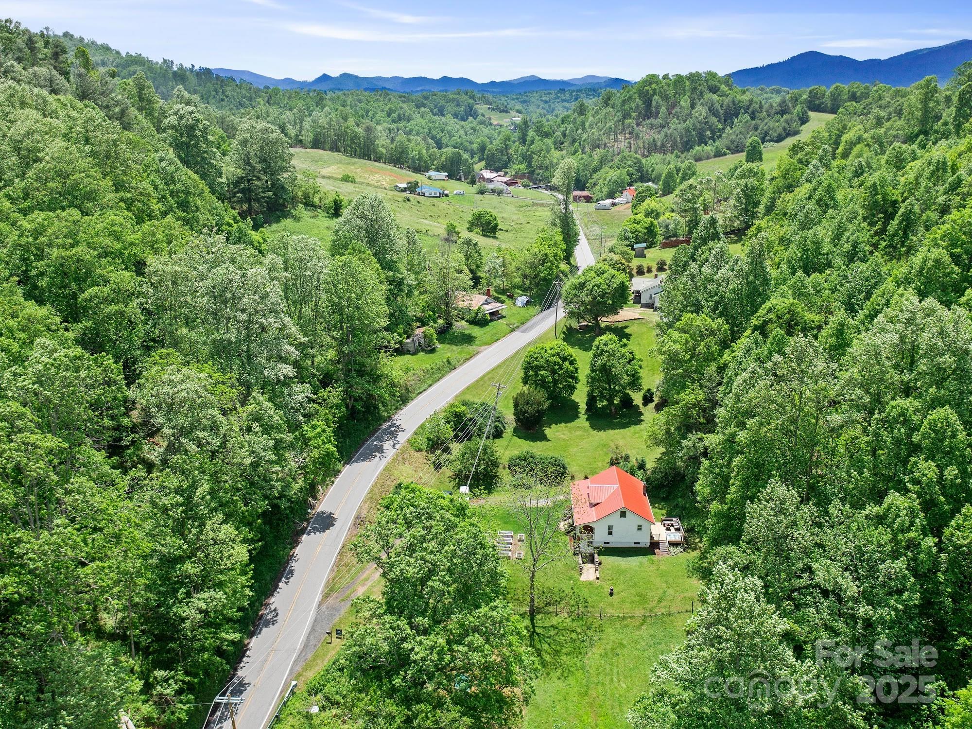 4685 Nc Highway 197 Highway Green Mountain NC 28740