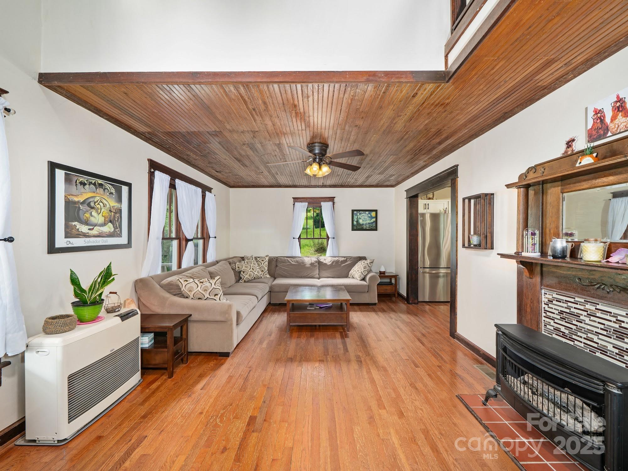 4685 Nc Highway 197 Highway Green Mountain NC 28740