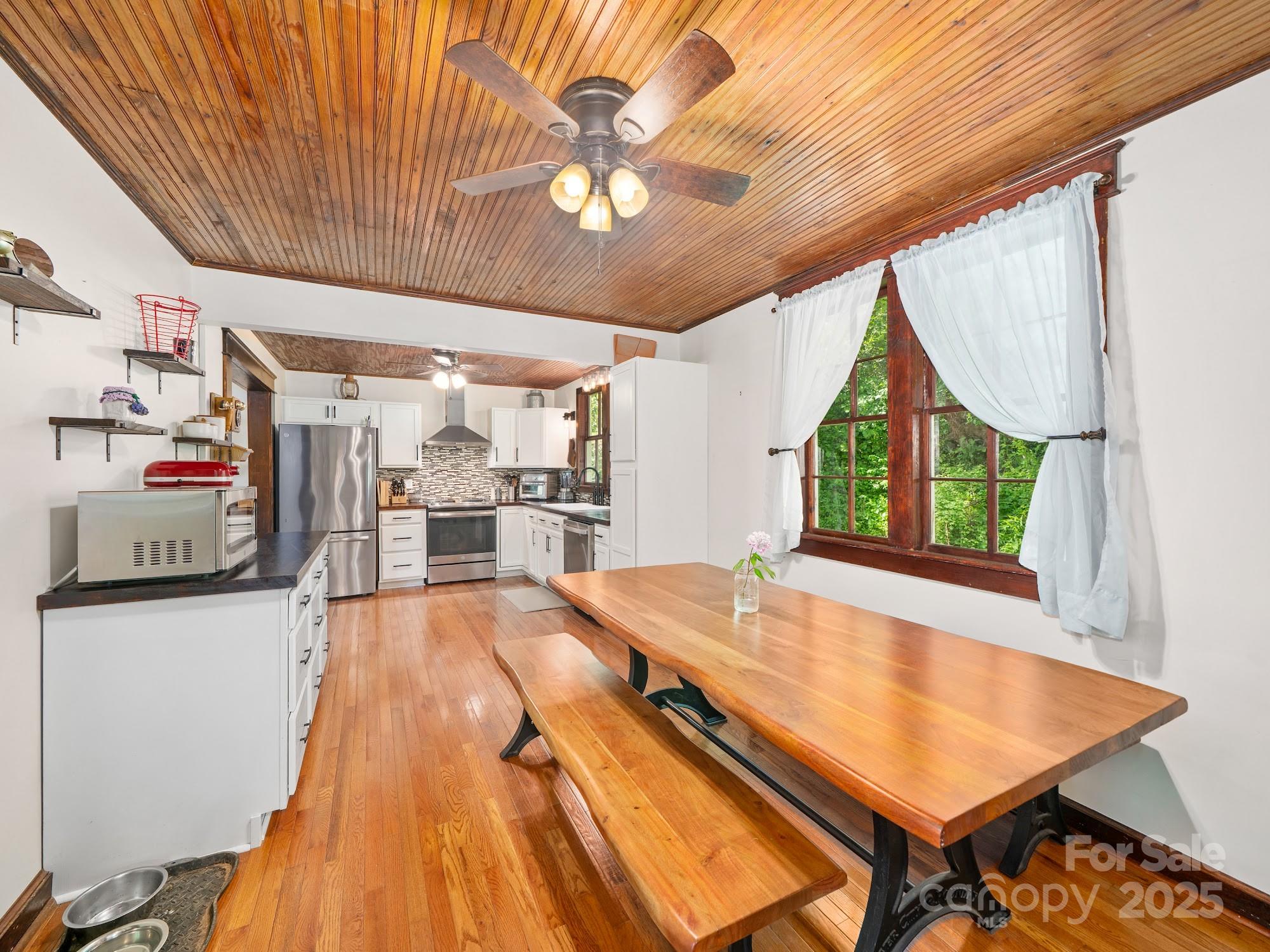 4685 Nc Highway 197 Highway Green Mountain NC 28740