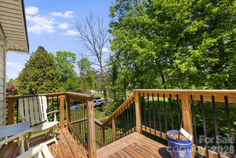 79 Walnut Street Hot Springs NC 28743