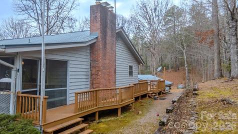 200 Mica Circle Franklin NC 28734