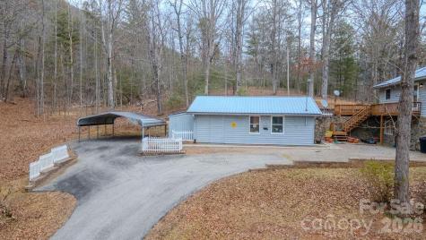 200 Mica Circle Franklin NC 28734