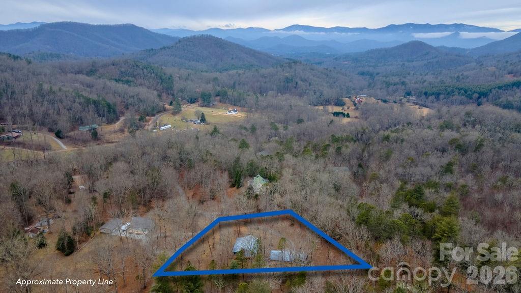 200 Mica Circle Franklin NC 28734