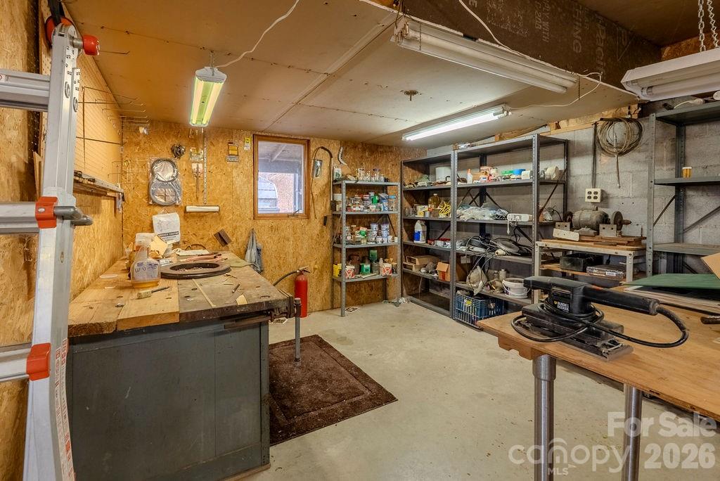 200 Mica Circle Franklin NC 28734