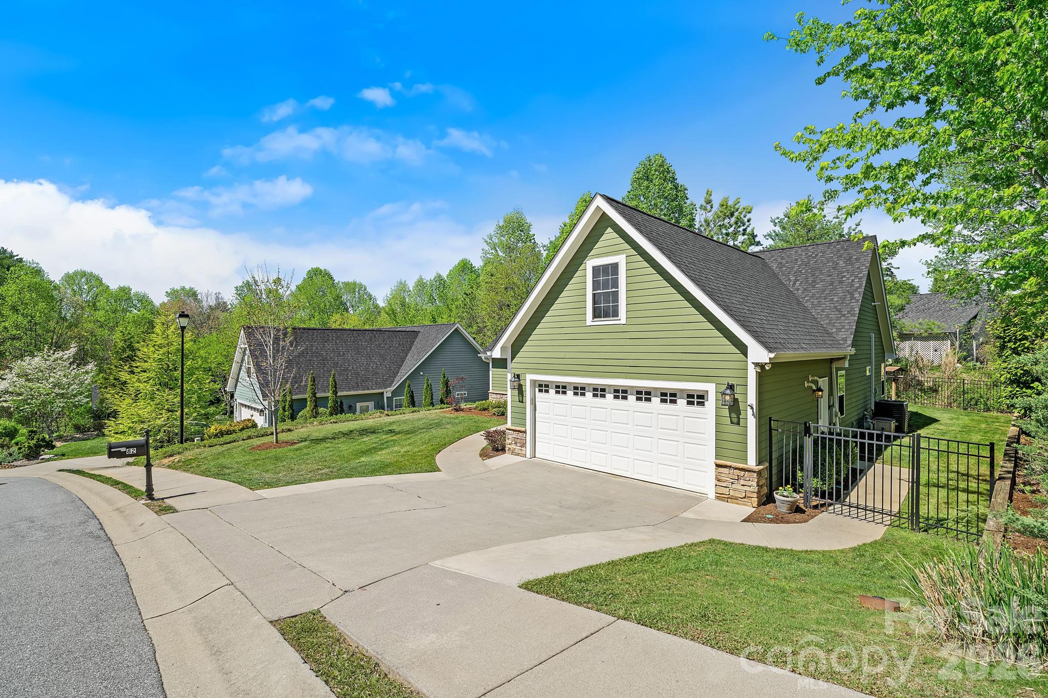 82 Grove End Road Fletcher NC 28732