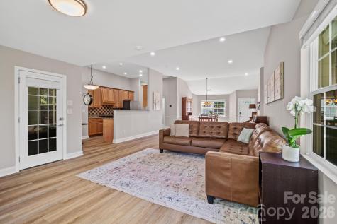 82 Grove End Road Fletcher NC 28732