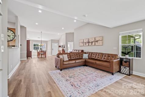 82 Grove End Road Fletcher NC 28732