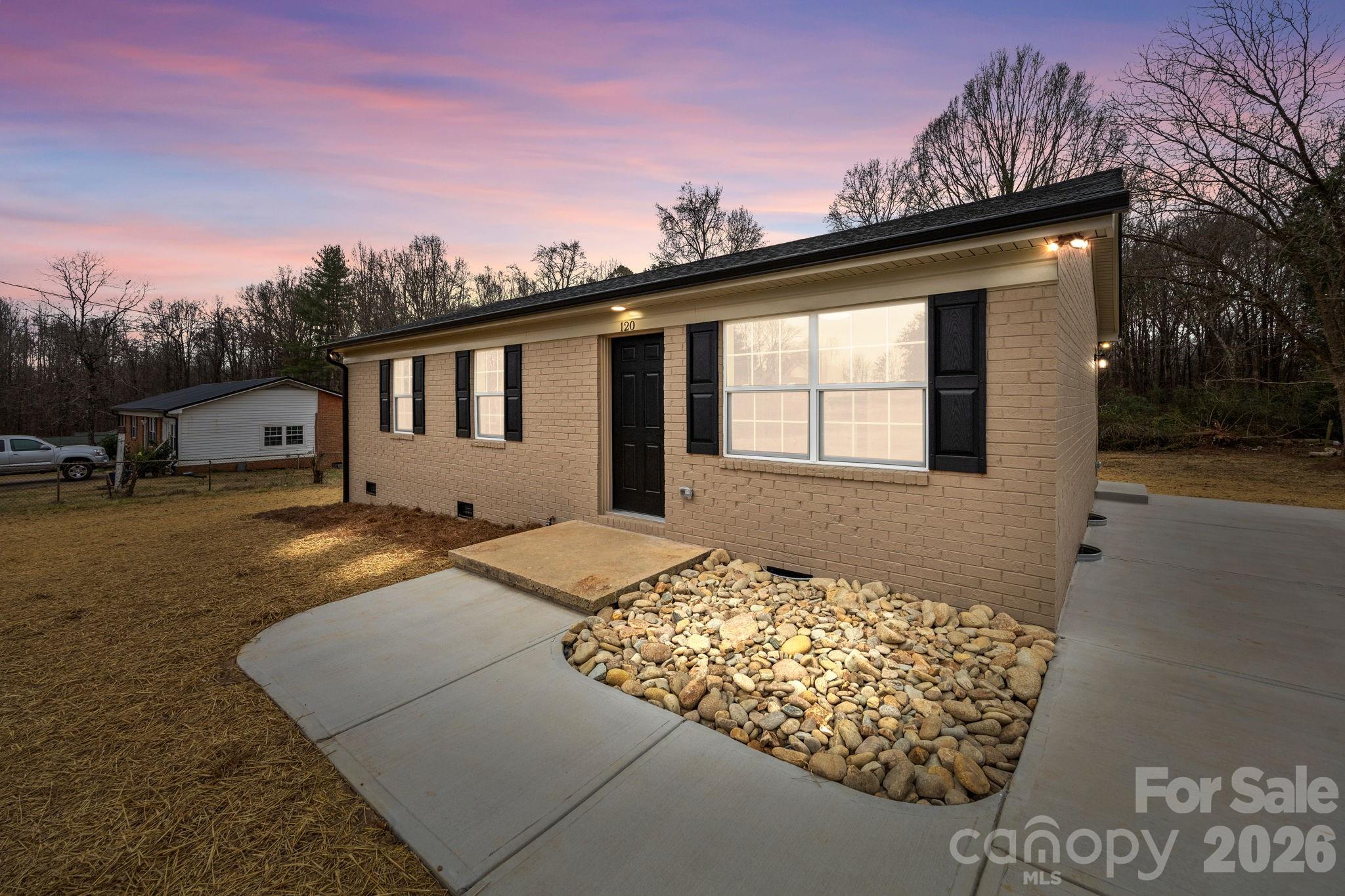120 Independence Loop Statesville NC 28625