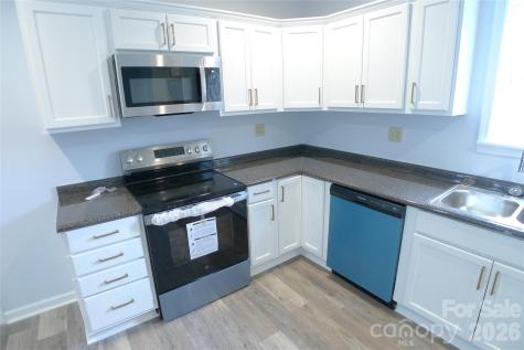 221 Duke Street Cooleemee NC 27014