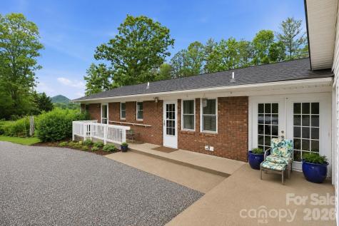 22 Webb Hill Road Leicester NC 28748