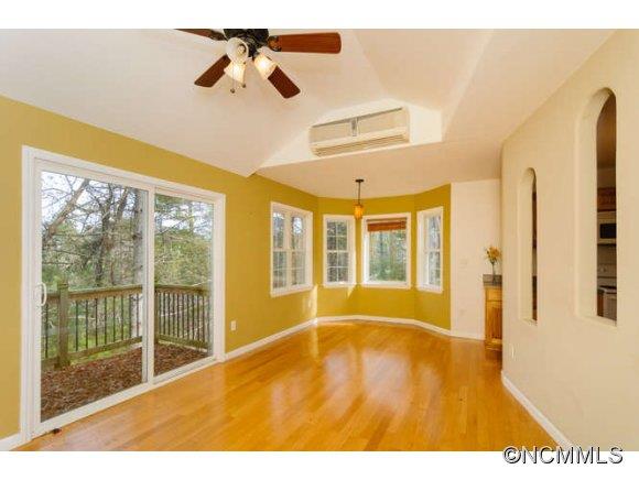 985/987 New Stock Road Weaverville NC 28787