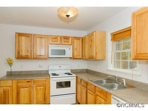 985/987 New Stock Road Weaverville NC 28787