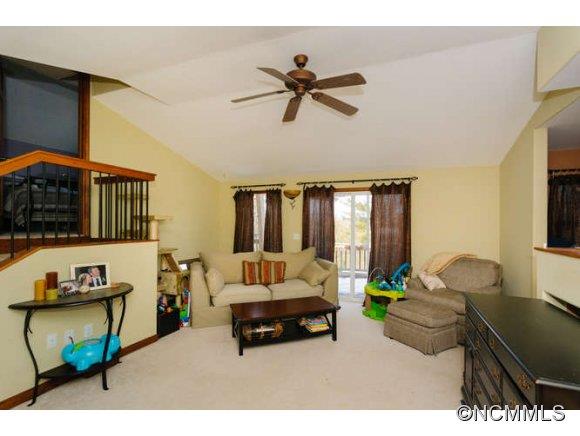 985/987 New Stock Road Weaverville NC 28787