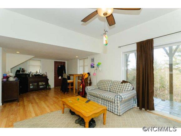 985/987 New Stock Road Weaverville NC 28787