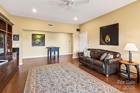 206 Crestview Drive Black Mountain NC 28711