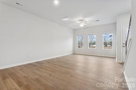 4742 Lakeview Road N Charlotte NC 28216