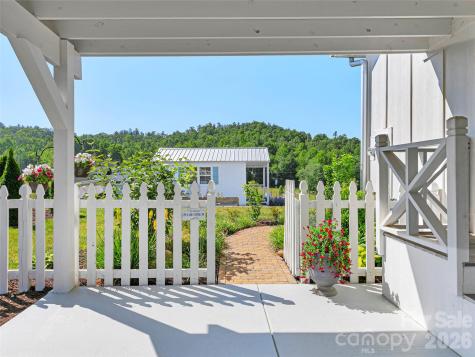 150 Brilliant Sky Road Penrose NC 28766