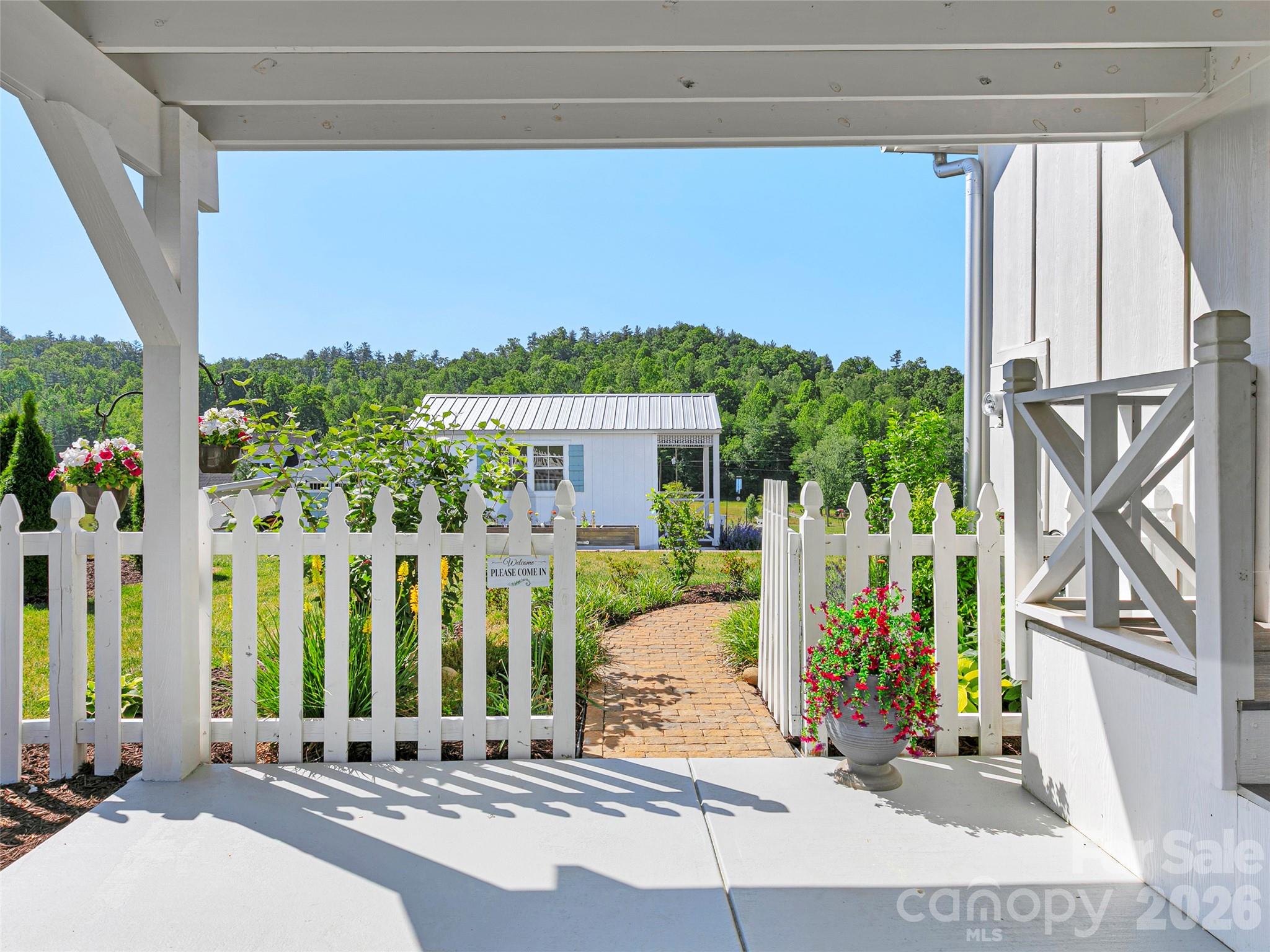 150 Brilliant Sky Road Penrose NC 28766