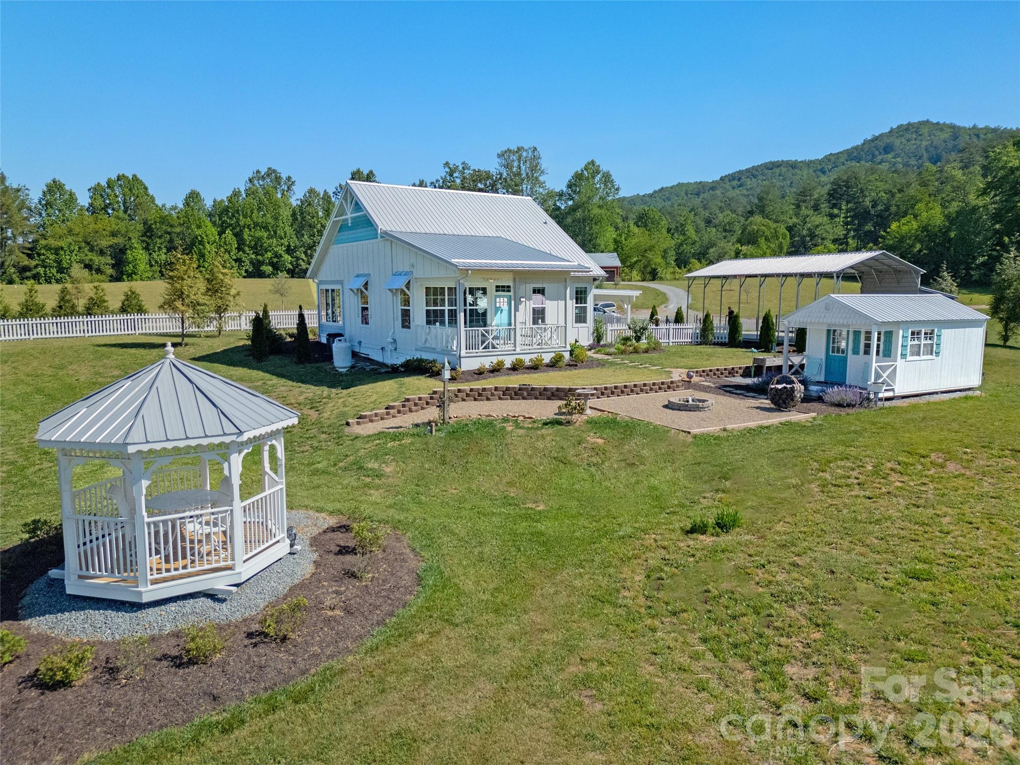 150 Brilliant Sky Road Penrose NC 28766