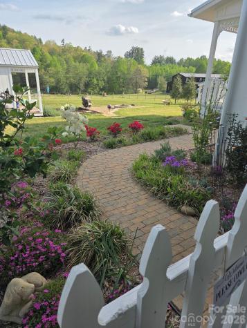 150 Brilliant Sky Road Penrose NC 28766